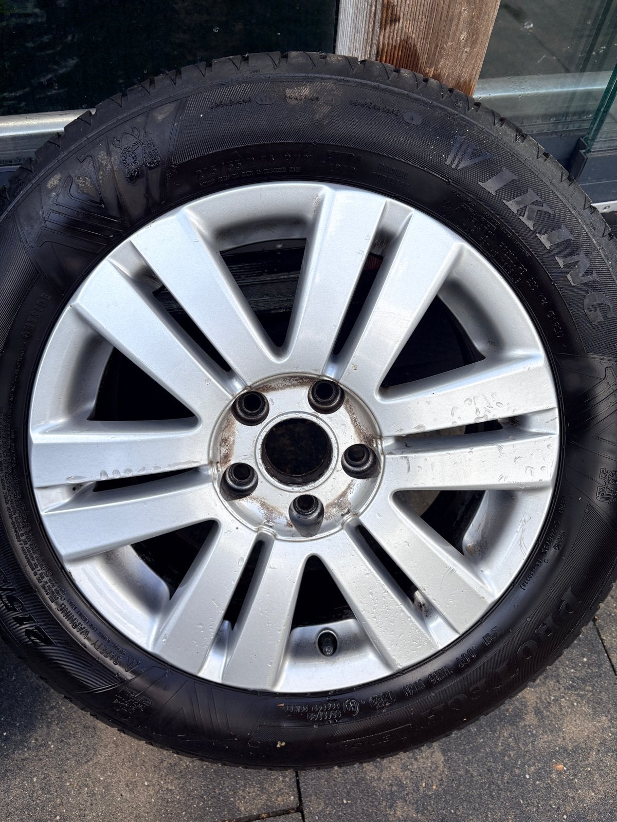 VW velgen 16 inch met zomerbanden (215/55/R16), Ophalen, 16 inch, Banden en Velgen, Personenwagen
