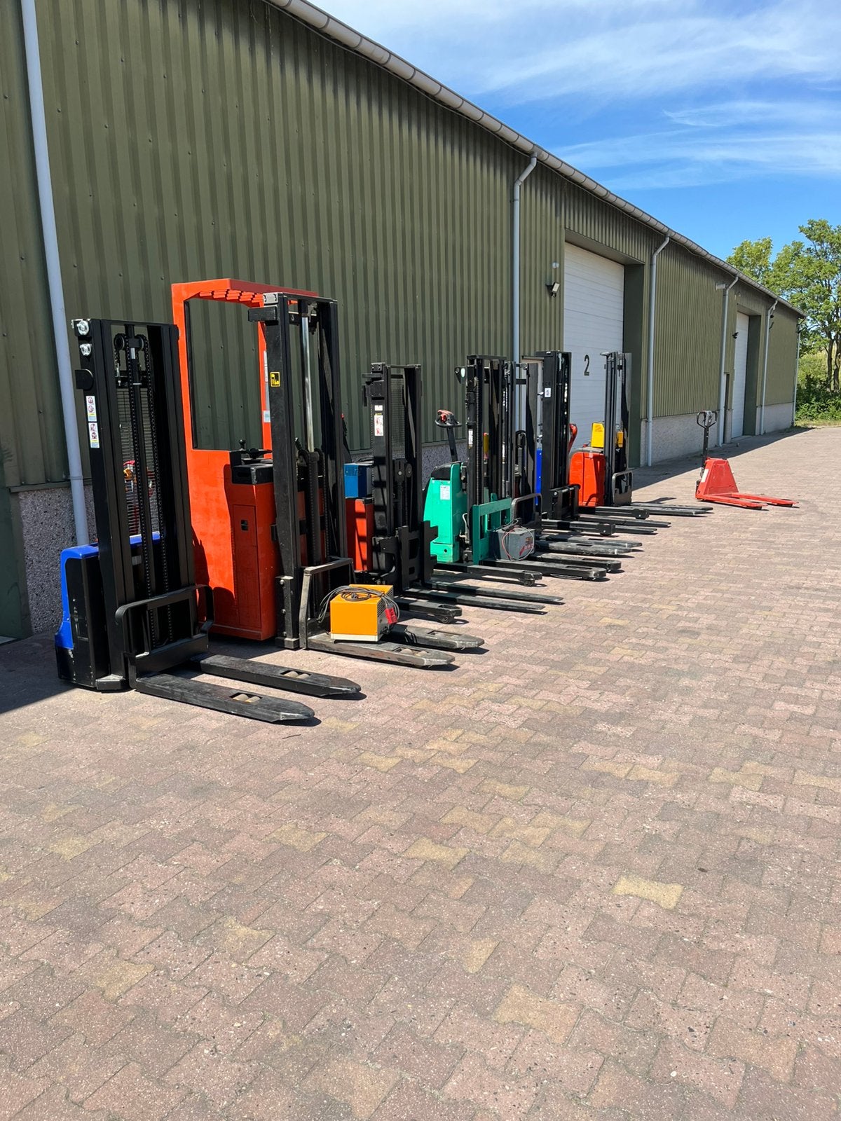 Gebruikte Stapelaars en palletwagens, 1000 tot 2000 kg, Ophalen, Elektrisch, Heftruck