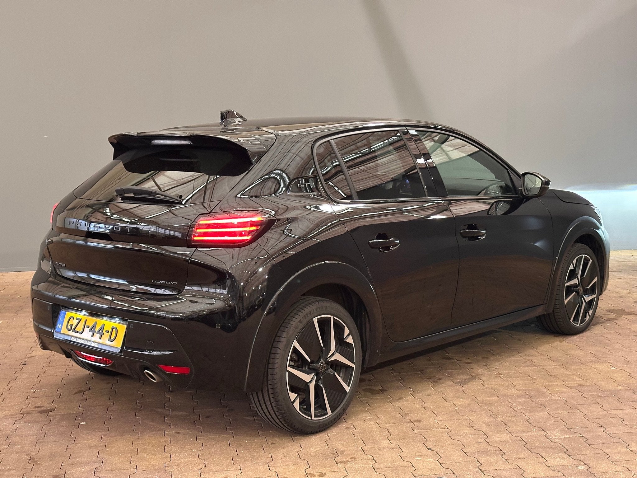 Peugeot 208 Hybrid 100 e-DCS6 GT, Automaat, 12 maanden, 1195 kg, Gebruikt