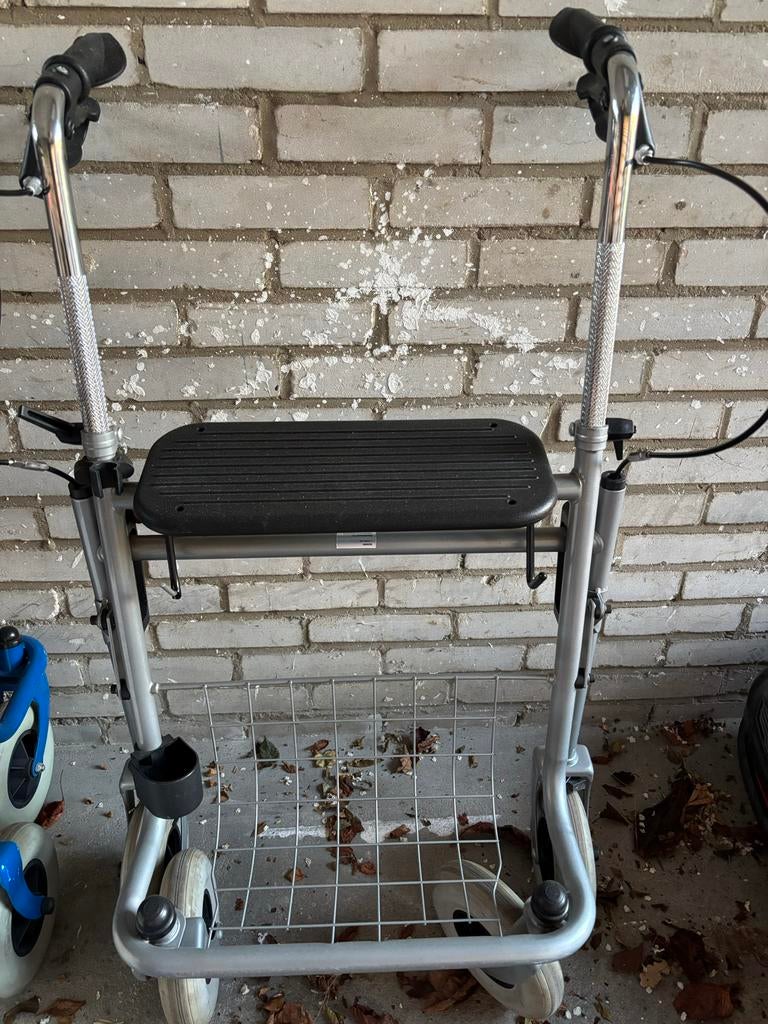 Rollator grijs, Ophalen, Opvouwbaar, Zo goed als nieuw