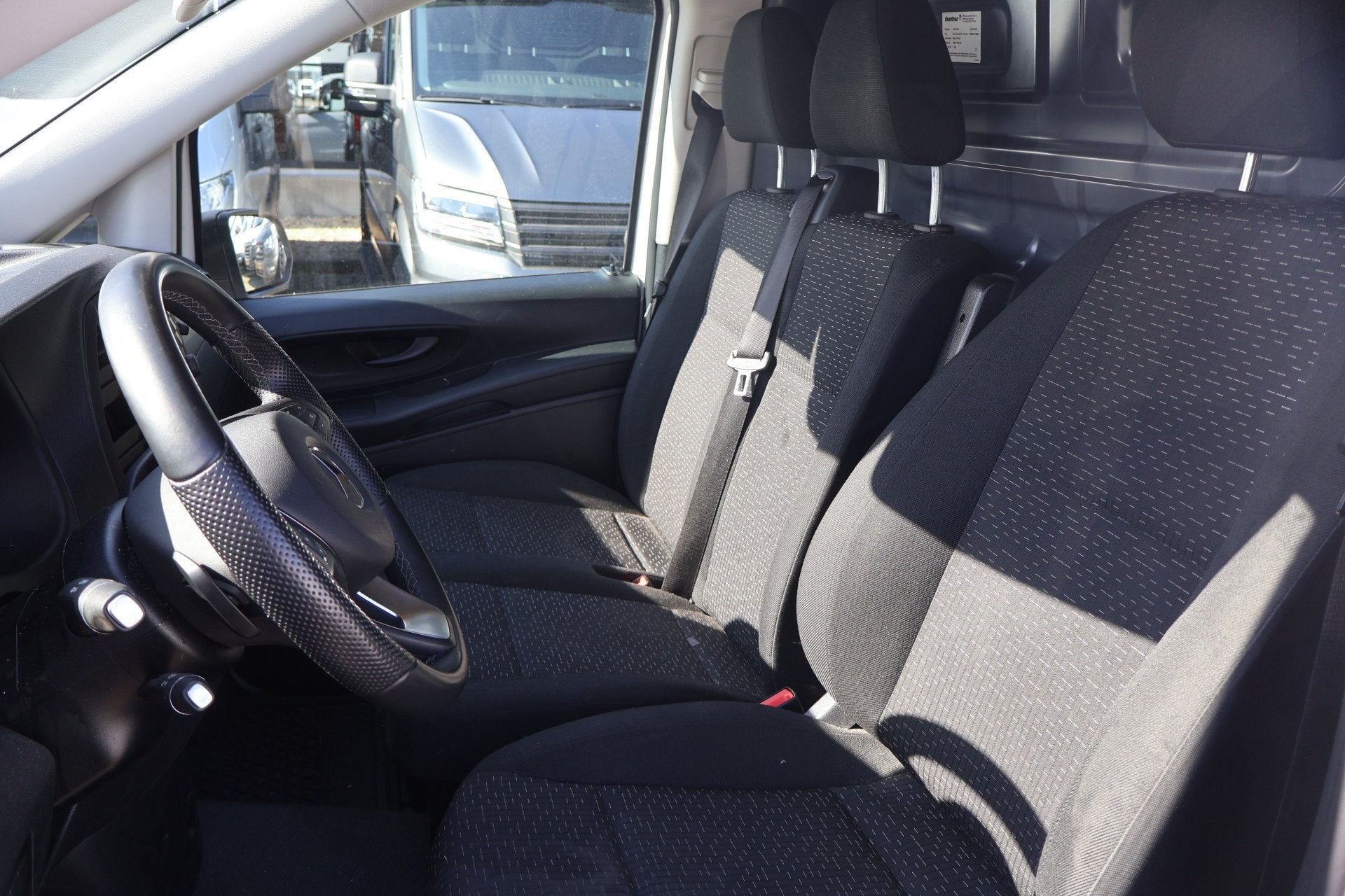 Mercedes-Benz Vito 116 CDI Automaat Koelwagen (bj 2024), Achterwielaandrijving, Gebruikt, Multifunctioneel stuurwiel, 4 cilinders