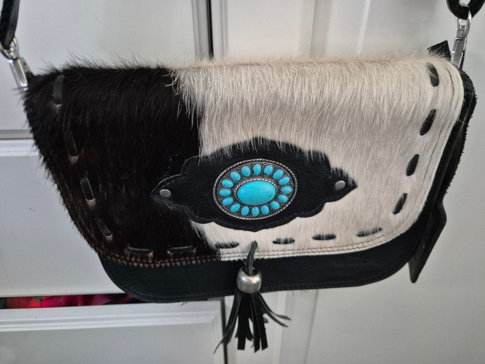 Schoudertasje met vacht en turquoise steen, Overige merken, Zwart, Ophalen of Verzenden, Zo goed als nieuw