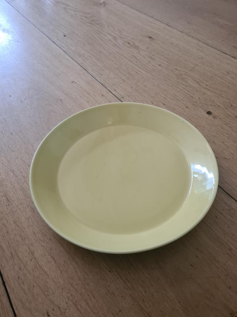 Arabia Teema Geel Bord - Zo goed als nieuw, Huis en Inrichting, Keuken | Servies, Keramiek, Ophalen of Verzenden, Zo goed als nieuw