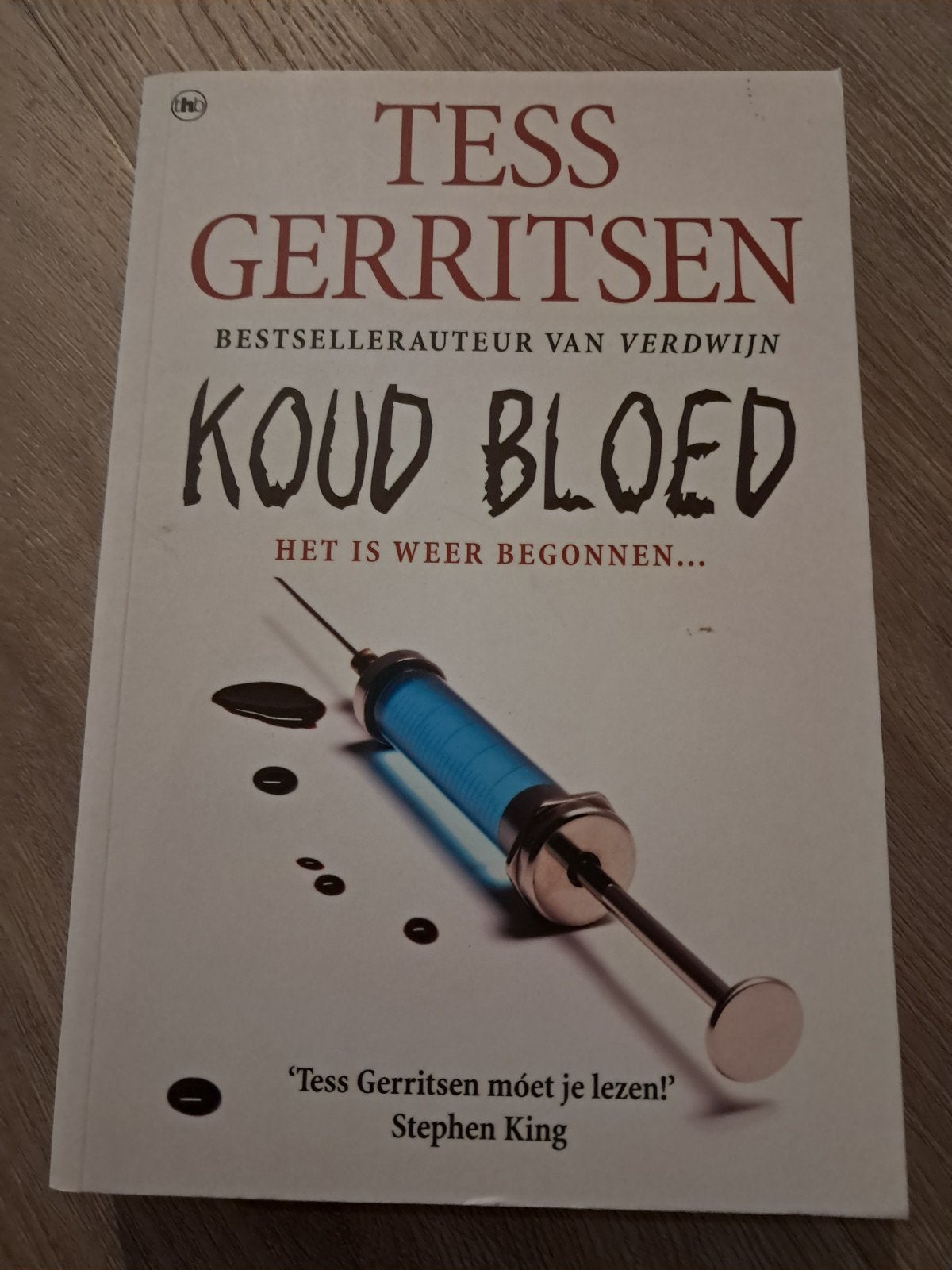 P: Tess Gerritsen - Koud bloed, Tess Gerritsen, Ophalen of Verzenden, Zo goed als nieuw, Nederland