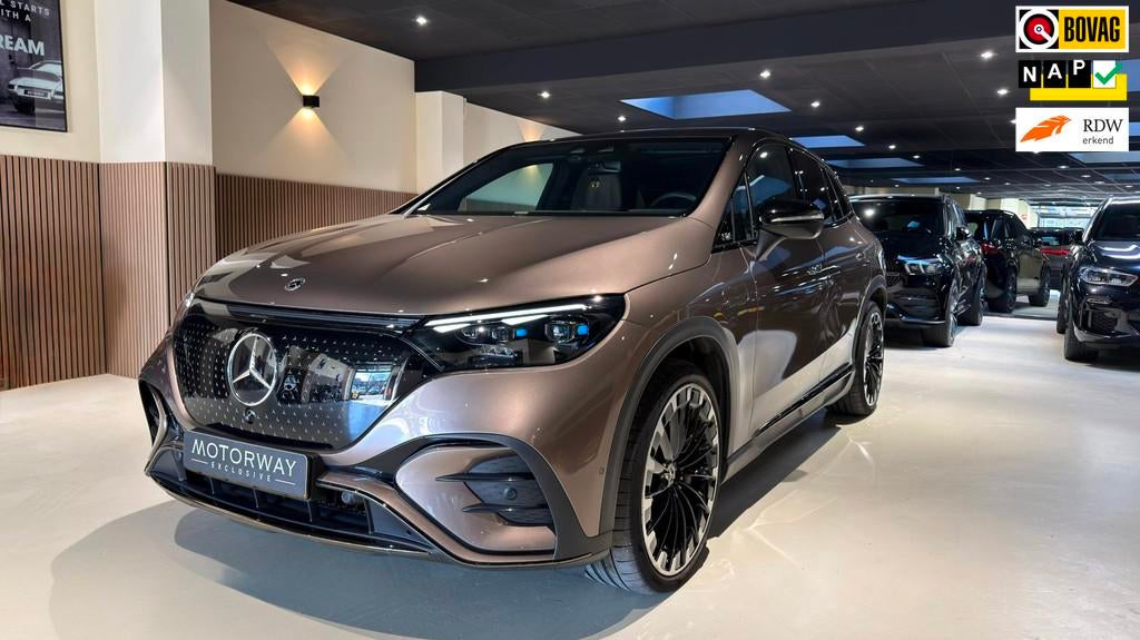 Mercedes-Benz EQE SUV 350 4Matic Sport Edition AMG| Achteras, Auto's, Mercedes-Benz, Automaat, 100 kWh, Bruin, 33 min
