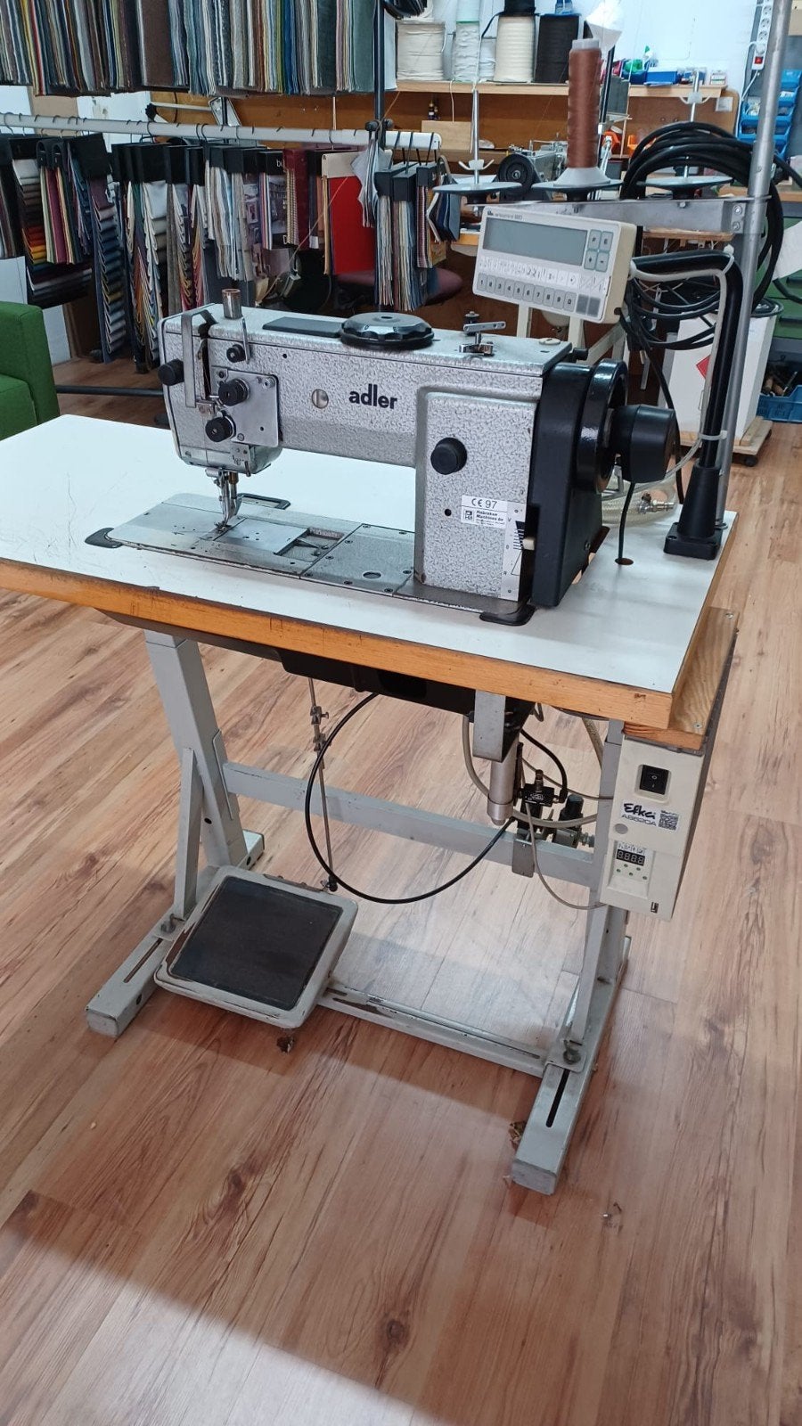Adler Industrie Naaimachine met Efka Motor, Hobby en Vrije tijd, Ophalen, Gebruikt, Naaimachine, Overige merken