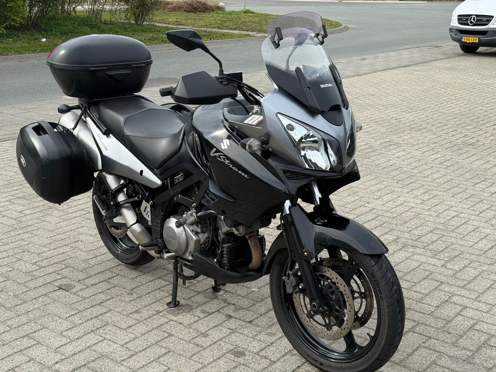 Suzuki V-Strom 1000 ABS  met zijkoffers en topkoffer, 2 cilinders, Meer dan 35 kW, Toermotor, Minimaal motorrijbewijs A2