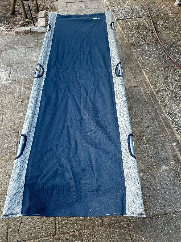 Veldbed 2 stuks als nieuw, Ophalen, Zo goed als nieuw