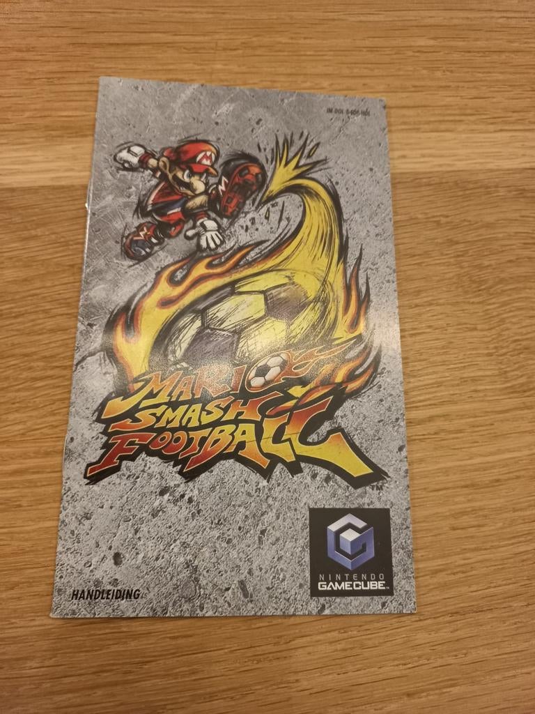 Mario smash football gamecube handleiding, Spelcomputers en Games, Games | Nintendo GameCube, 1 speler, Ophalen of Verzenden, Zo goed als nieuw