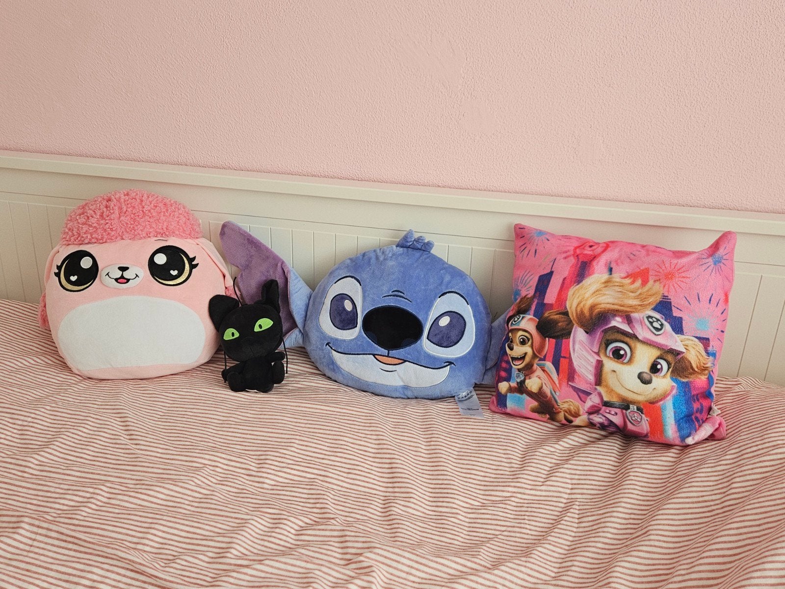 Leuke knuffels en kussens: Squishmallow, Stitch, Paw Patrol, Gebruikt, Disney, Overige typen, Ophalen of Verzenden
