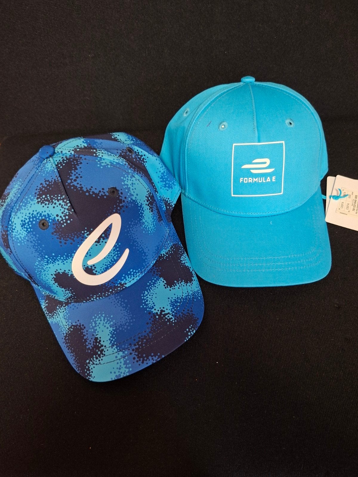 2 CAPS FORMULE  E . NIEUW, Ophalen of Verzenden, Zo goed als nieuw, Formule 1