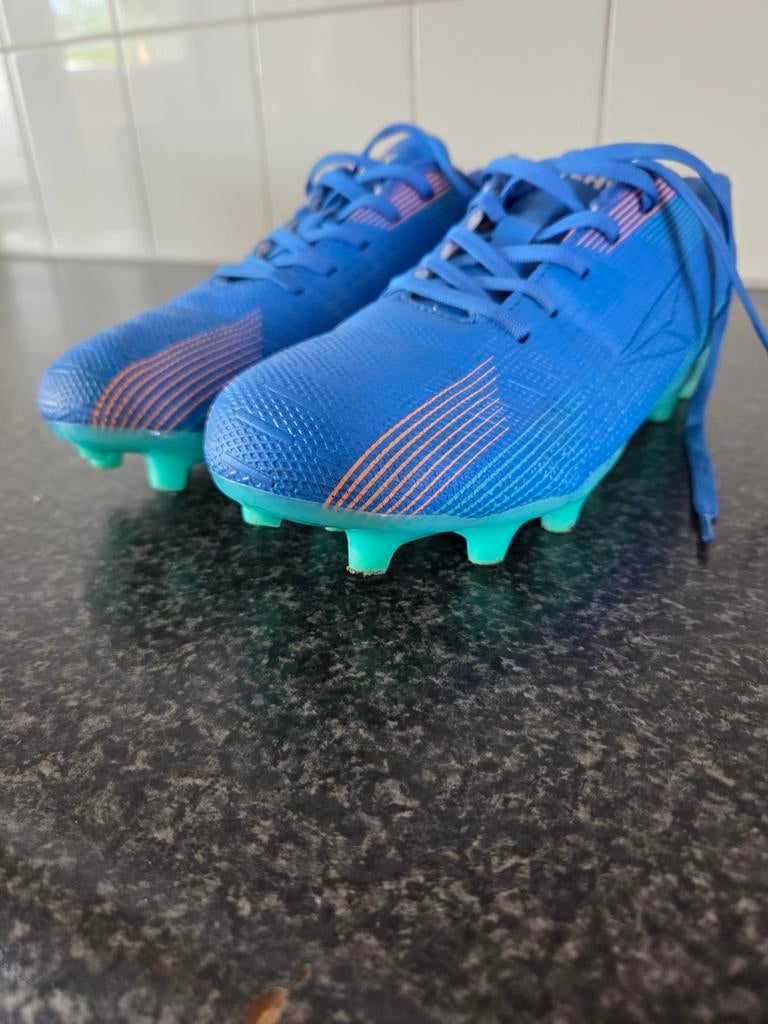 Dutchy voetbalschoenen maat 38 - 1x gedragen, Sport en Fitness, Voetbal, Ophalen, Zo goed als nieuw, Schoenen
