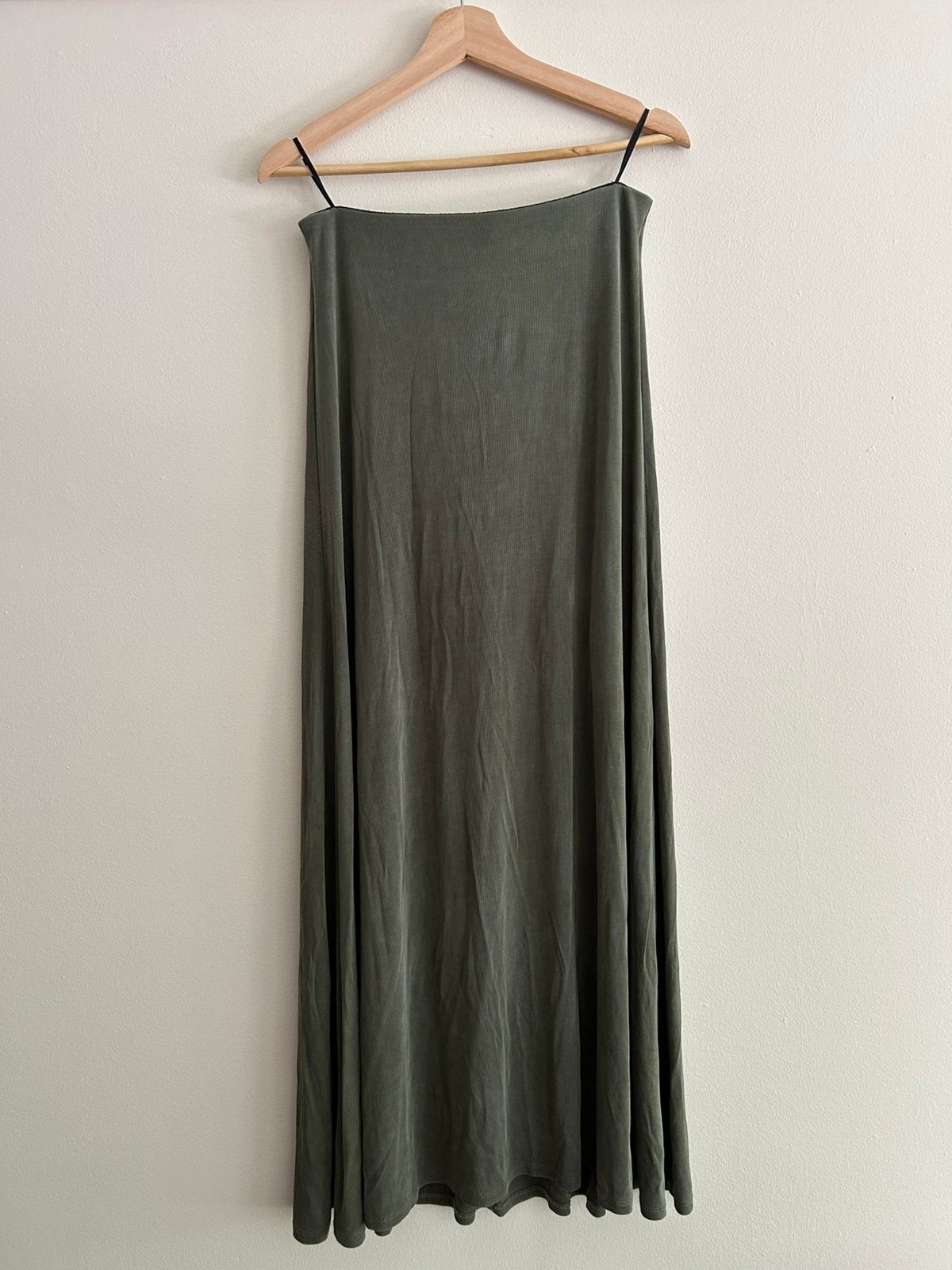 Vanilia lange rok maat 38 khakigroen, Kleding | Dames, Rokken, Ophalen of Verzenden, Zo goed als nieuw, Maat 38/40 (M), Onder de knie