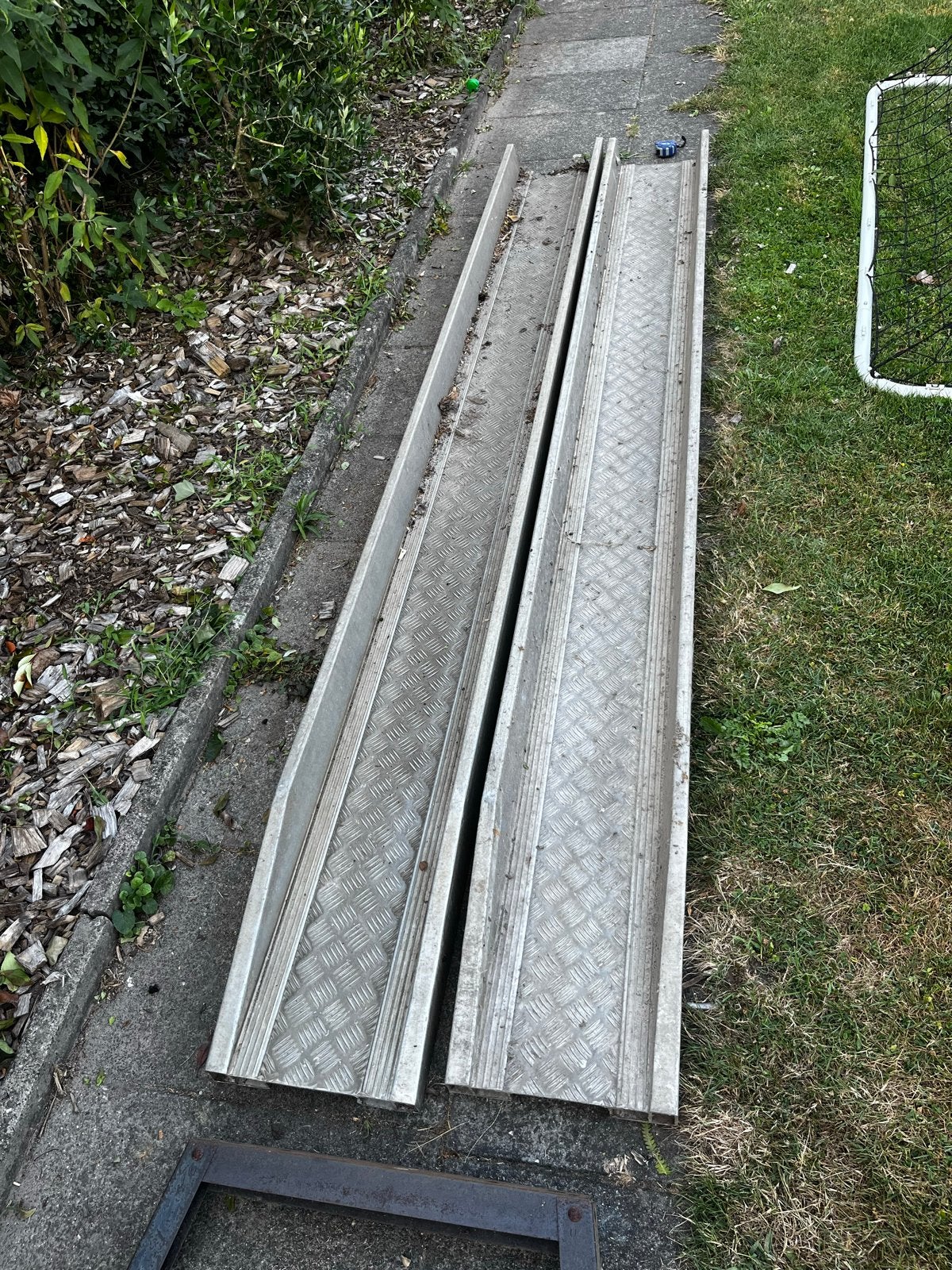 Set van 2 aluminium oprijplaten - 300x32 cm, Ophalen, Gebruikt