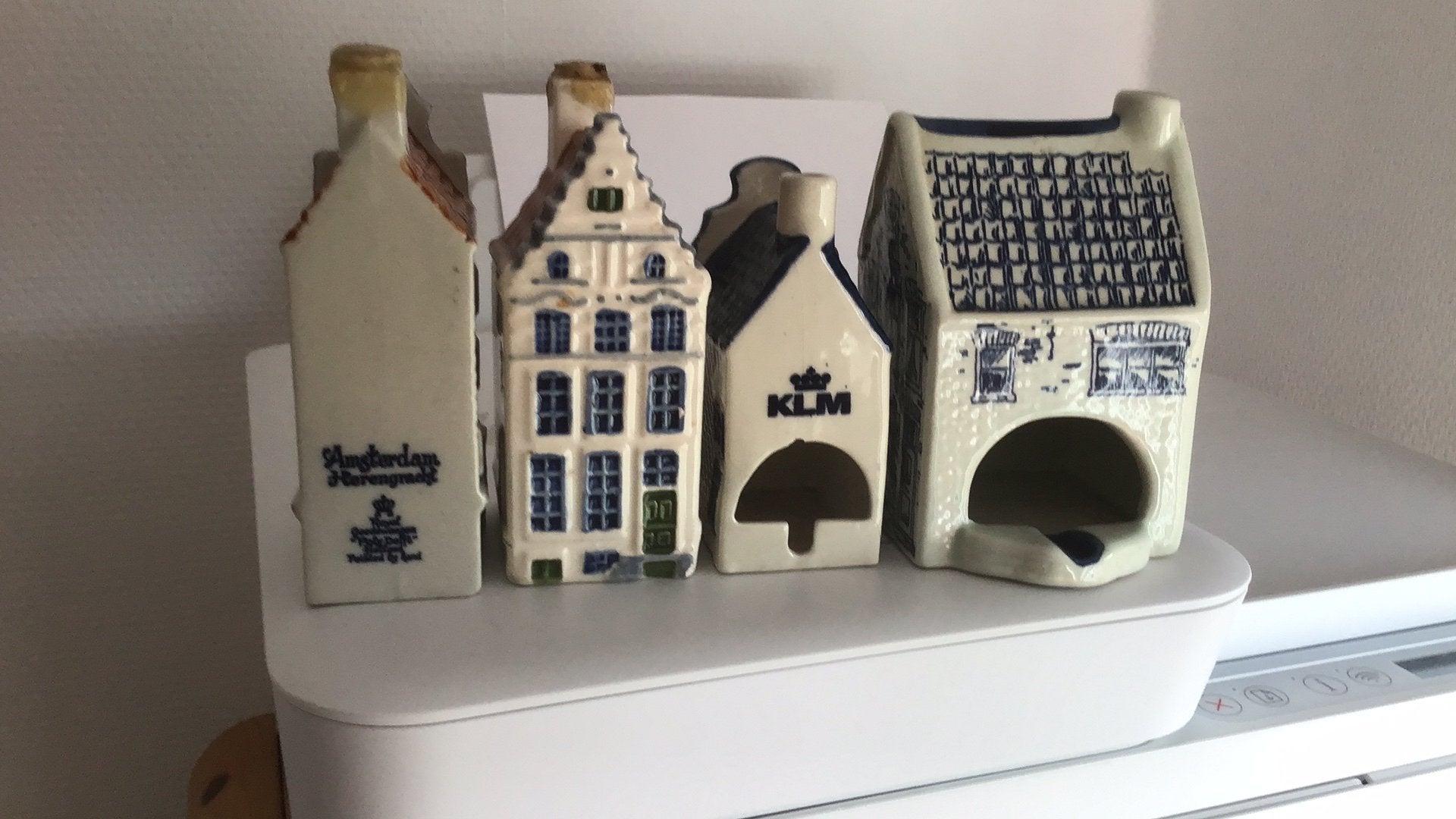 KLM asbak14+ Distel asbak 1983 en 2 Goedewaagen gracht pand., Verzamelen, Ophalen of Verzenden, Gebruikt, 1 t/m 20