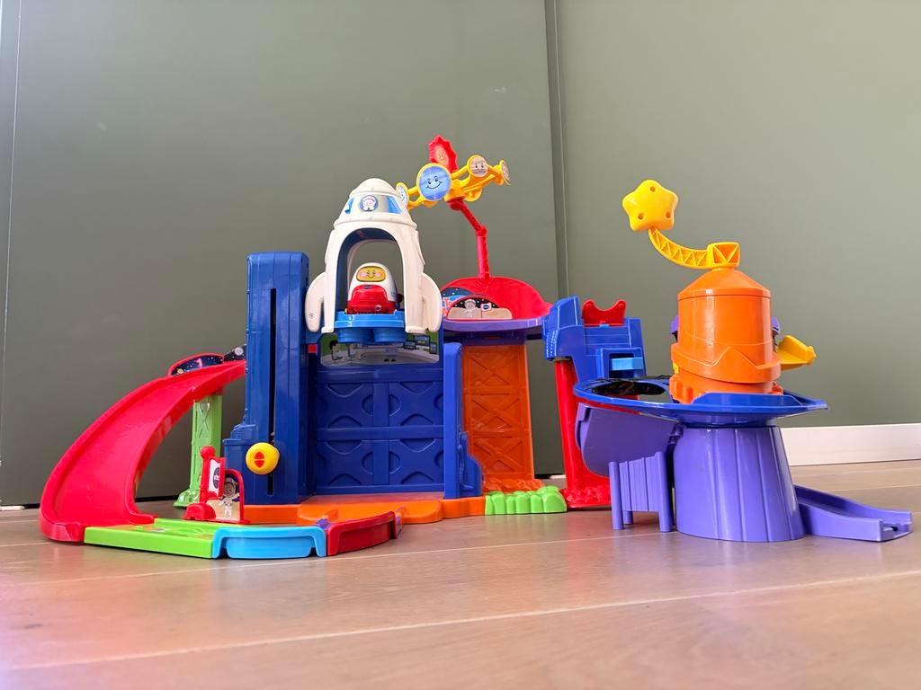 VTech Toet Toet Auto's Ruimtestation met raket, Kinderen en Baby's, Speelgoed | Vtech, Ophalen, Gebruikt, 6 maanden tot 2 jaar
