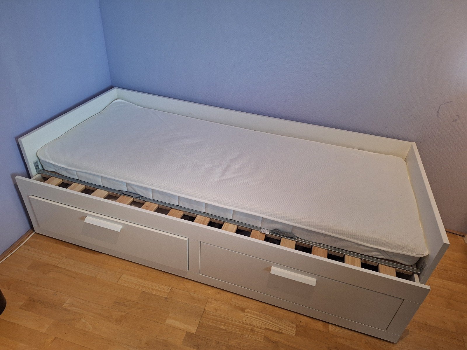 IKEA Hemnes bedbank met 2 lades en matras, Ophalen, Eenpersoons, Modern, Scandinavisch, Wit