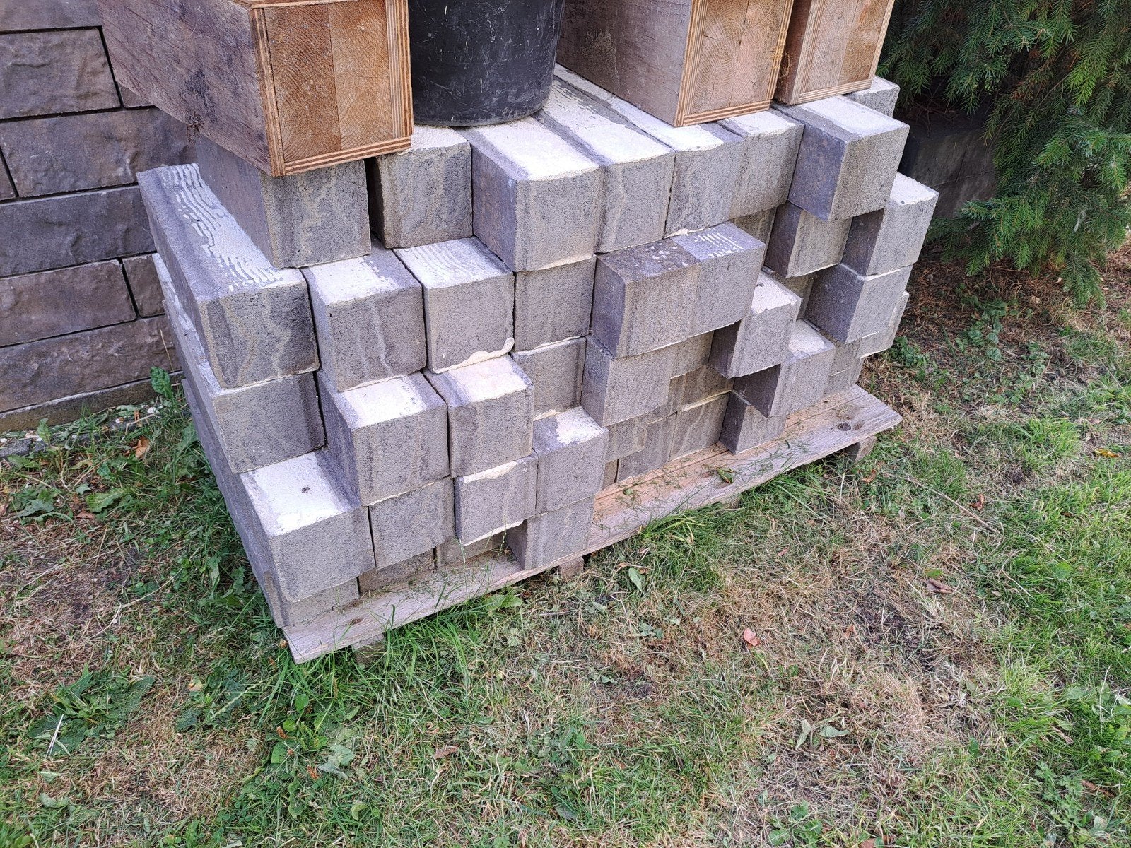 Betonblokken voor muur of afscheiding, Ophalen, Gebruikt, Beton