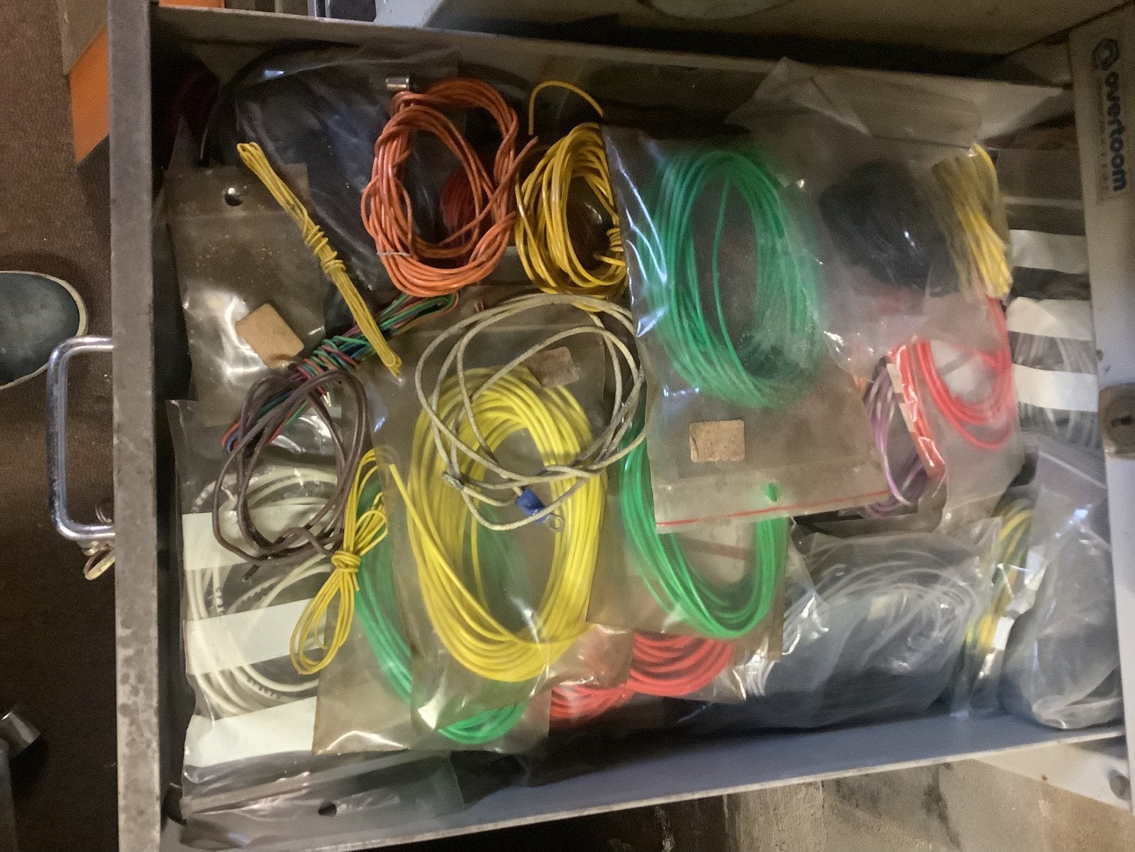 Diverse kleuren elektronica draad, Ophalen, Zo goed als nieuw, Kabel of Snoer