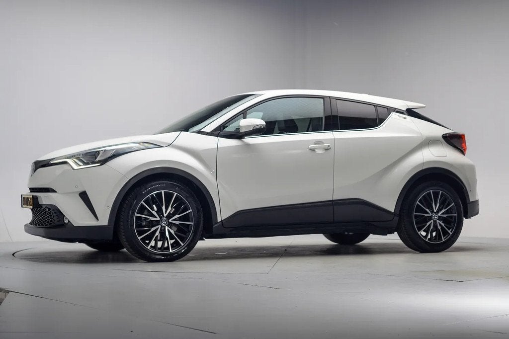 Toyota C-HR 1.8 Hybrid Executive [ LED Camera Adapt. cruise, Auto's, Automaat, 4 cilinders, Automatische klimaatregeling, Wit