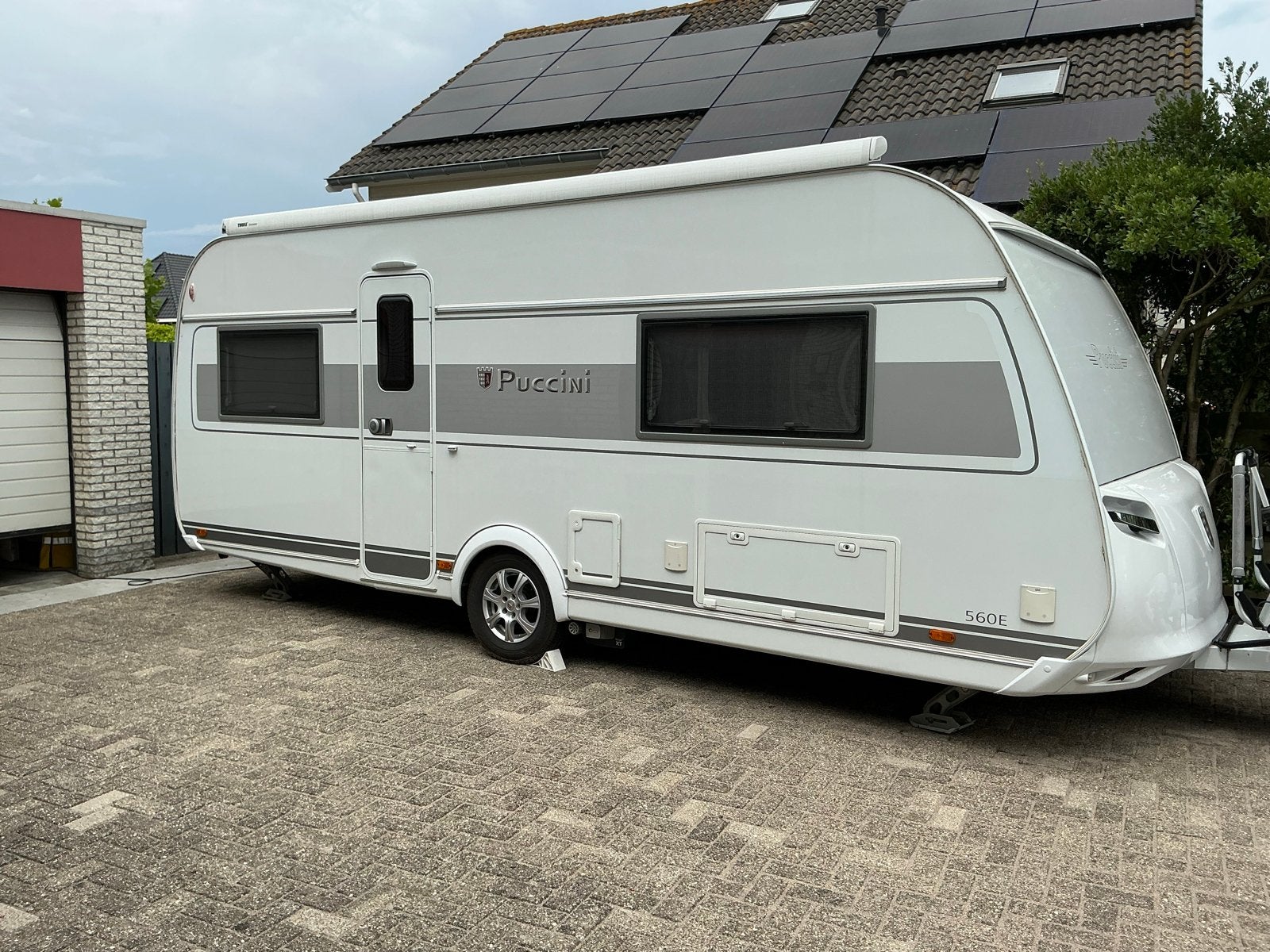 Tabbert Puccini 560E 2017 met luifel en tent, Caravans en Kamperen, Rondzit, Tabbert, 7 tot 8 meter, Particulier