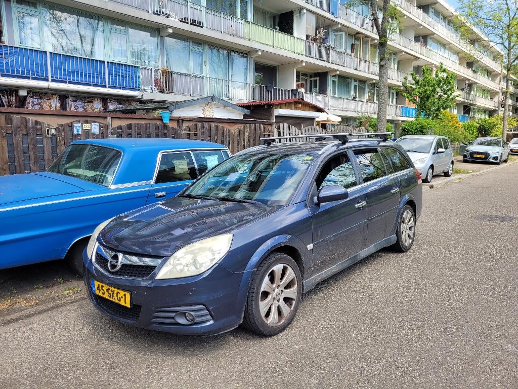 Opel Vectra | 1 jaar apk | airco | cruise control | trekhaak, Auto's, Opel, Zwart, 4 cilinders, 2000 kg, Vectra