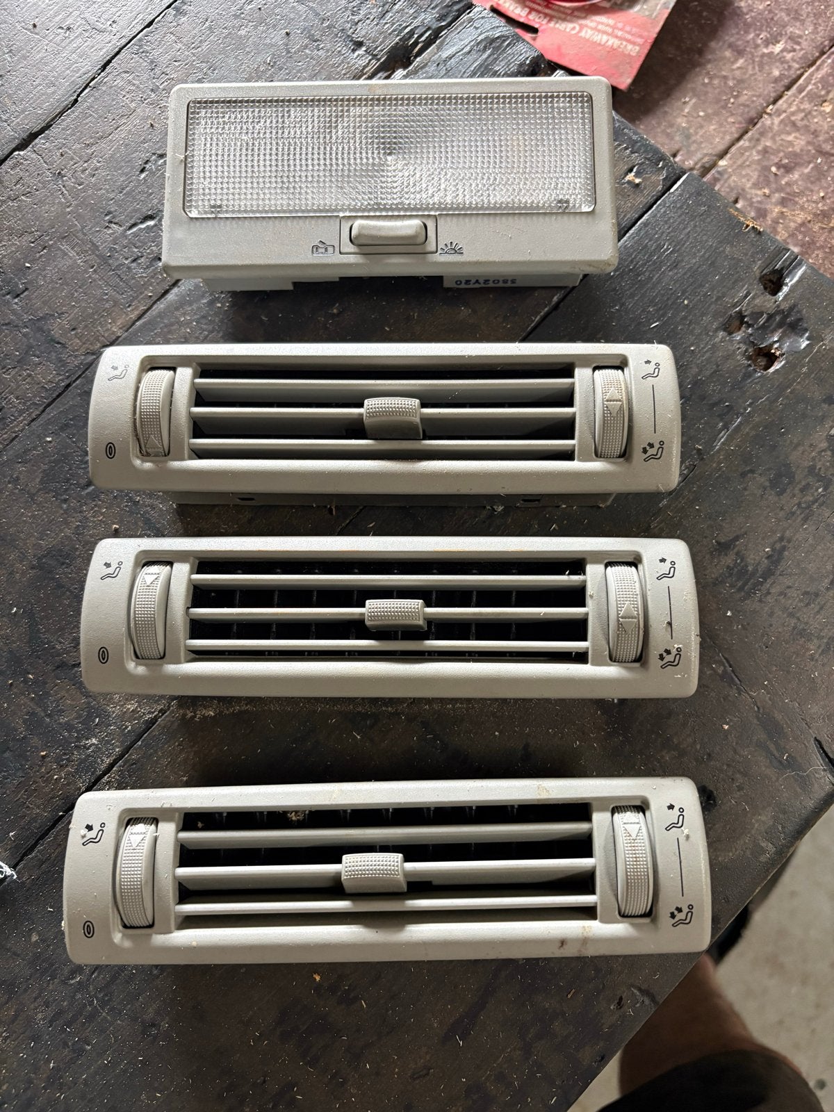 VW T4 Binnenverlichting Achter & Ventilatieregelaars Dak (3x, Auto-onderdelen, Airco en Verwarming, Volkswagen, Gebruikt, Ophalen of Verzenden