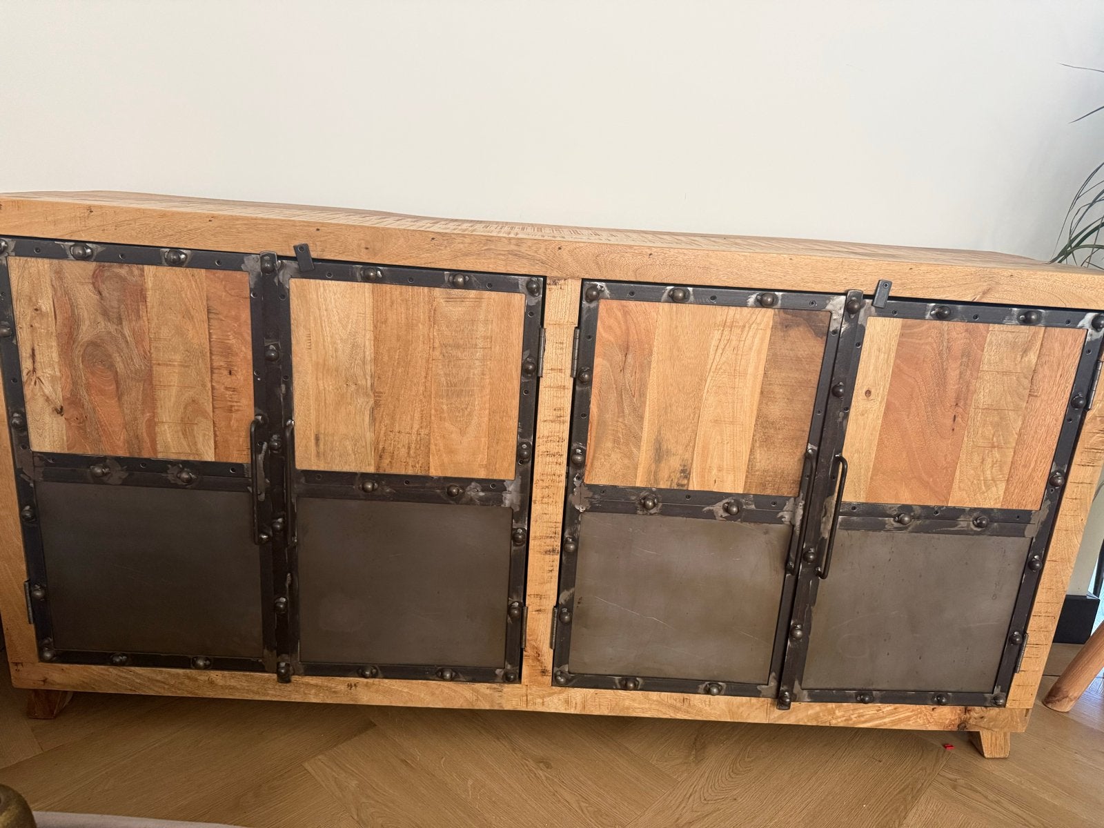 Zo goed als nieuw Loods 5 dressoir van mangohout, Ophalen, 150 tot 200 cm, Zo goed als nieuw, 25 tot 50 cm