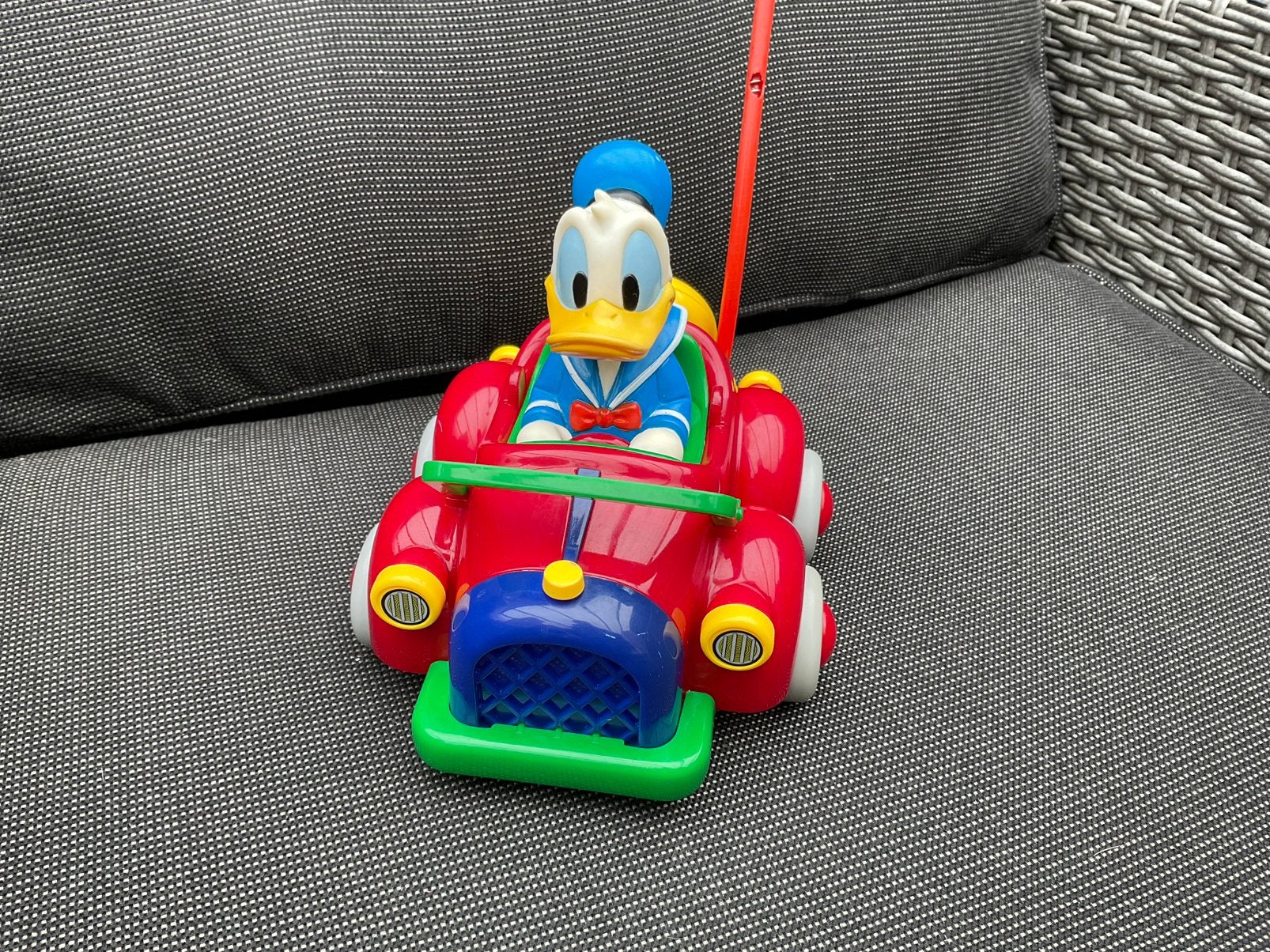 Zgan gebruikte Disney Donald Duck RDC 18713 auto, Verzamelen, Ophalen, Donald Duck, Zo goed als nieuw, Beeldje of Figuurtje