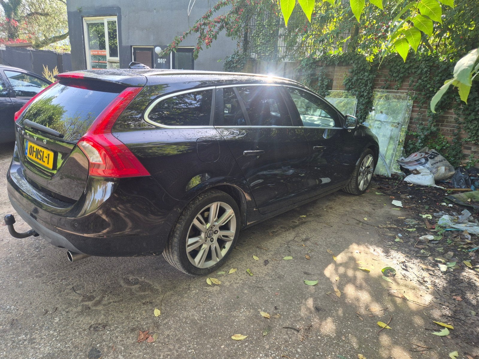 Volvo V60 2.0T 149KW Aut6 2010 Zwart, Auto's, 1502 kg, 1800 kg, 4 cilinders, Zwart
