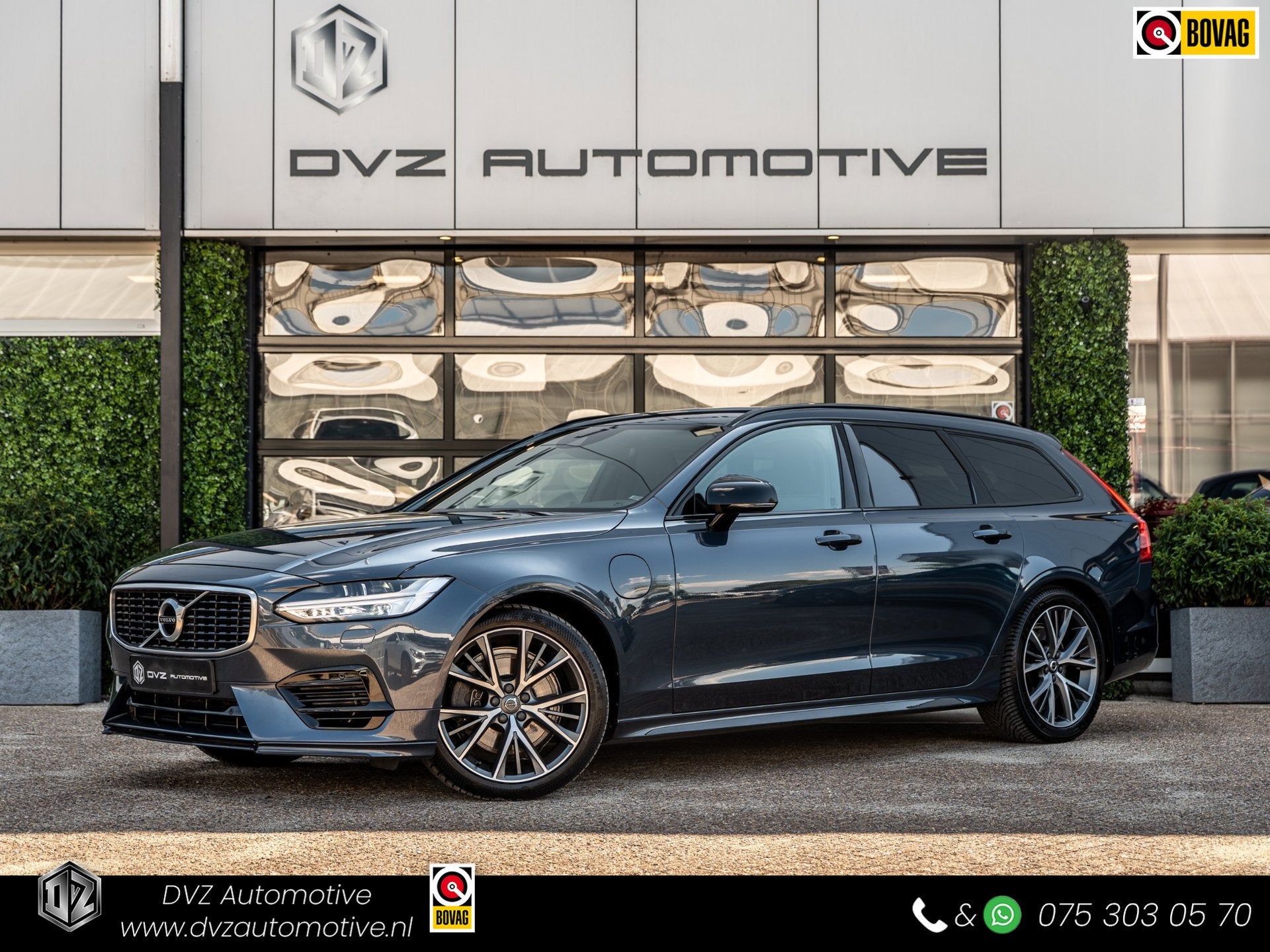 Volvo V90 2.0 T8 AWD R-Design | Bowers&Wilkins Sound |, Auto's, Automaat, Dealer onderhouden, Zwart, 4 cilinders