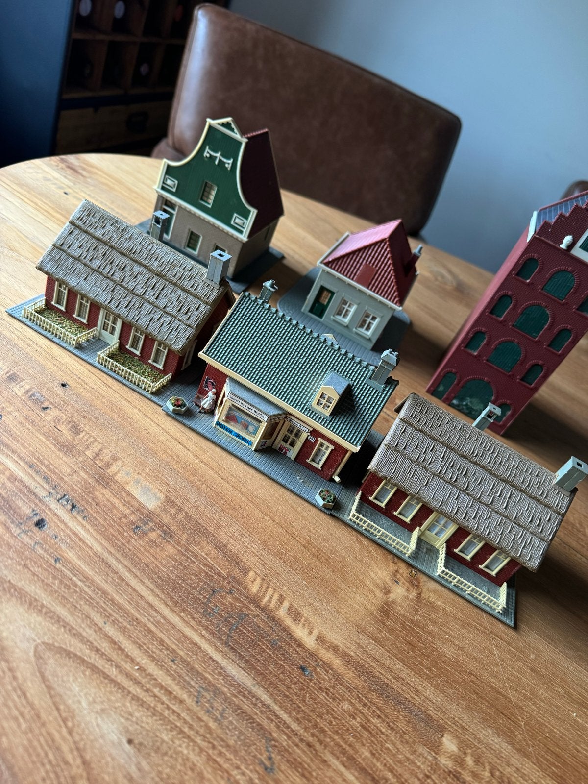 Setje Nederlandse stijl huizen Pola en Holland scale, Hobby en Vrije tijd, Modeltreinen | H0, Overige merken, Gebruikt, Gelijkstroom of Wisselstroom