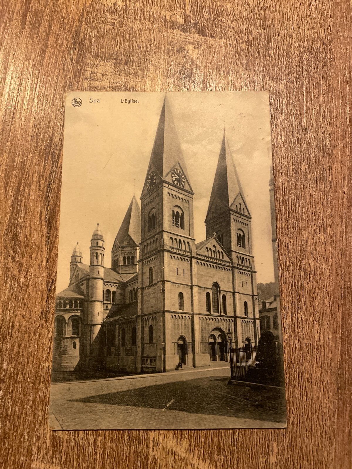 Oude Postkaart Spa L'Eglise - Kerk van Spa, Ophalen of Verzenden, Gelopen, Luik
