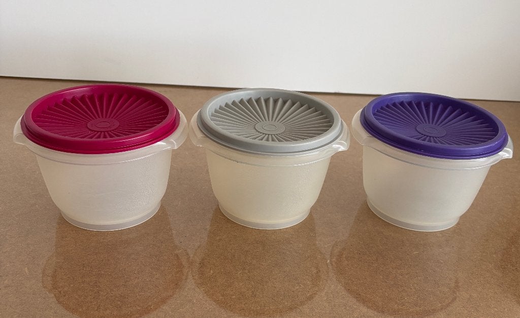 Tupperware bakjes met sterdeksel (zonnedeksel) 3 stuks, Gebruikt, 600 ml, Paars, Ophalen of Verzenden