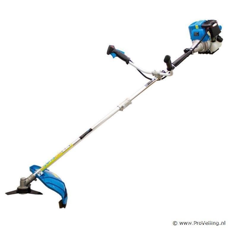 Online Veiling: 2-in-1 Benzine Bosmaaierset / grastrimmer..., Nieuw