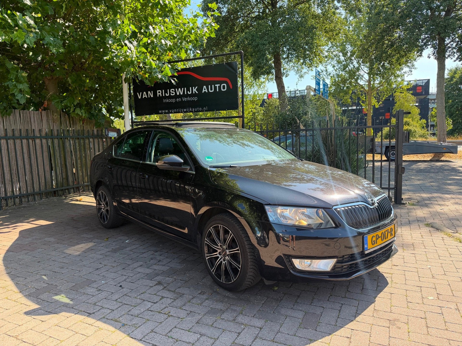 Skoda Octavia 1.6 TDI Ambition Schuifdak Stoelverw Pdc EX BP, Auto's, Euro 5, Gebruikt, 4 cilinders, Zwart