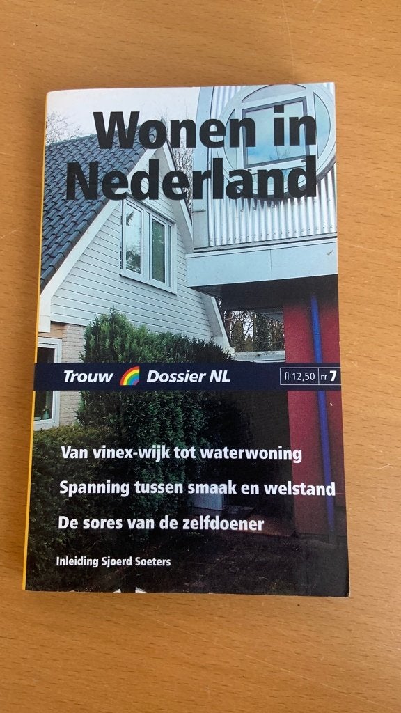 Trouw dossier NL - Wonen in Nederland, Boeken, Ophalen of Verzenden, Zo goed als nieuw