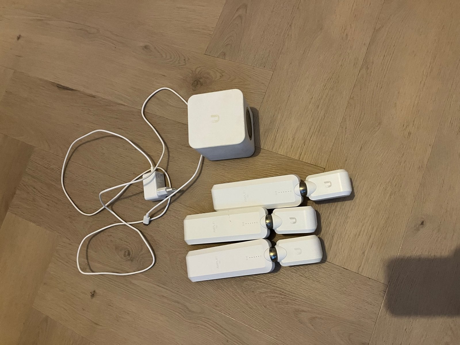 Ubiquiti AmpliFi HD Mesh Wi-Fi Systeem (Router + 3 MeshPoint, Ophalen of Verzenden, Gebruikt, Router