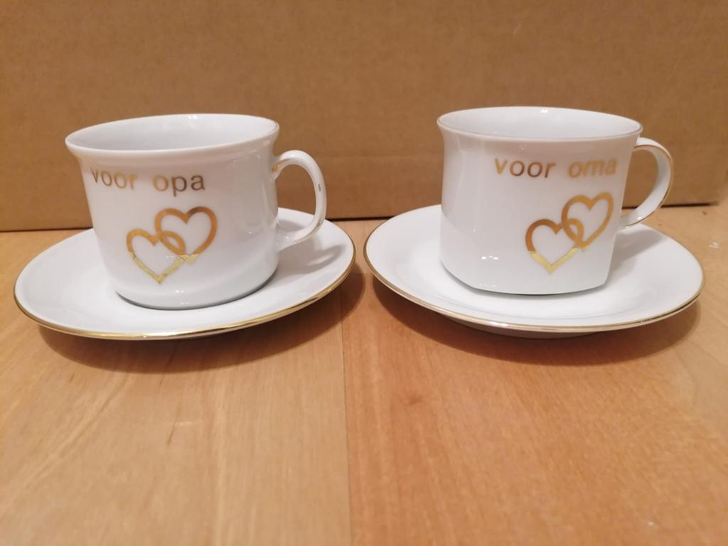Porseleinen theekop en schoteltjes, voor opa en oma, Ophalen of Verzenden, Porselein, Kop en/of schotel