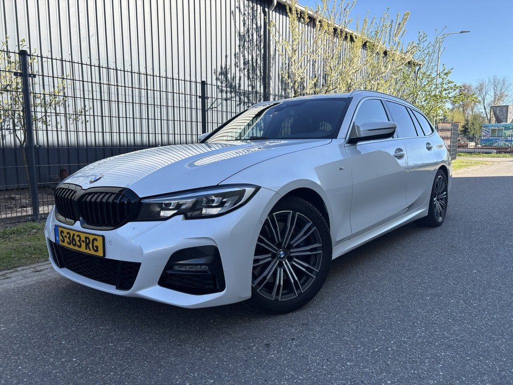 BMW 3 Serie Touring 330i xDrive High Executive / AUTOMAAT /, Automaat, 1998 cc, Euro 6, 4 cilinders