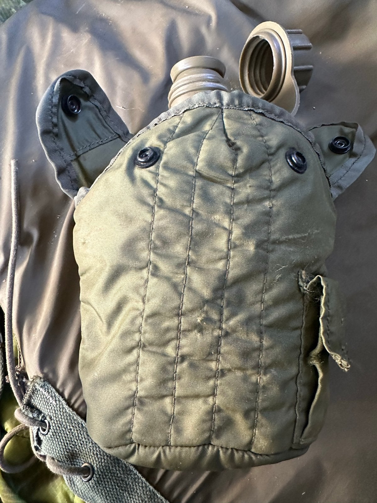 Zeldzame Vietnam Oorlog Nylon Canteen Set (1965/1969), Verzamelen, Ophalen of Verzenden, Landmacht, Amerika, Overige typen