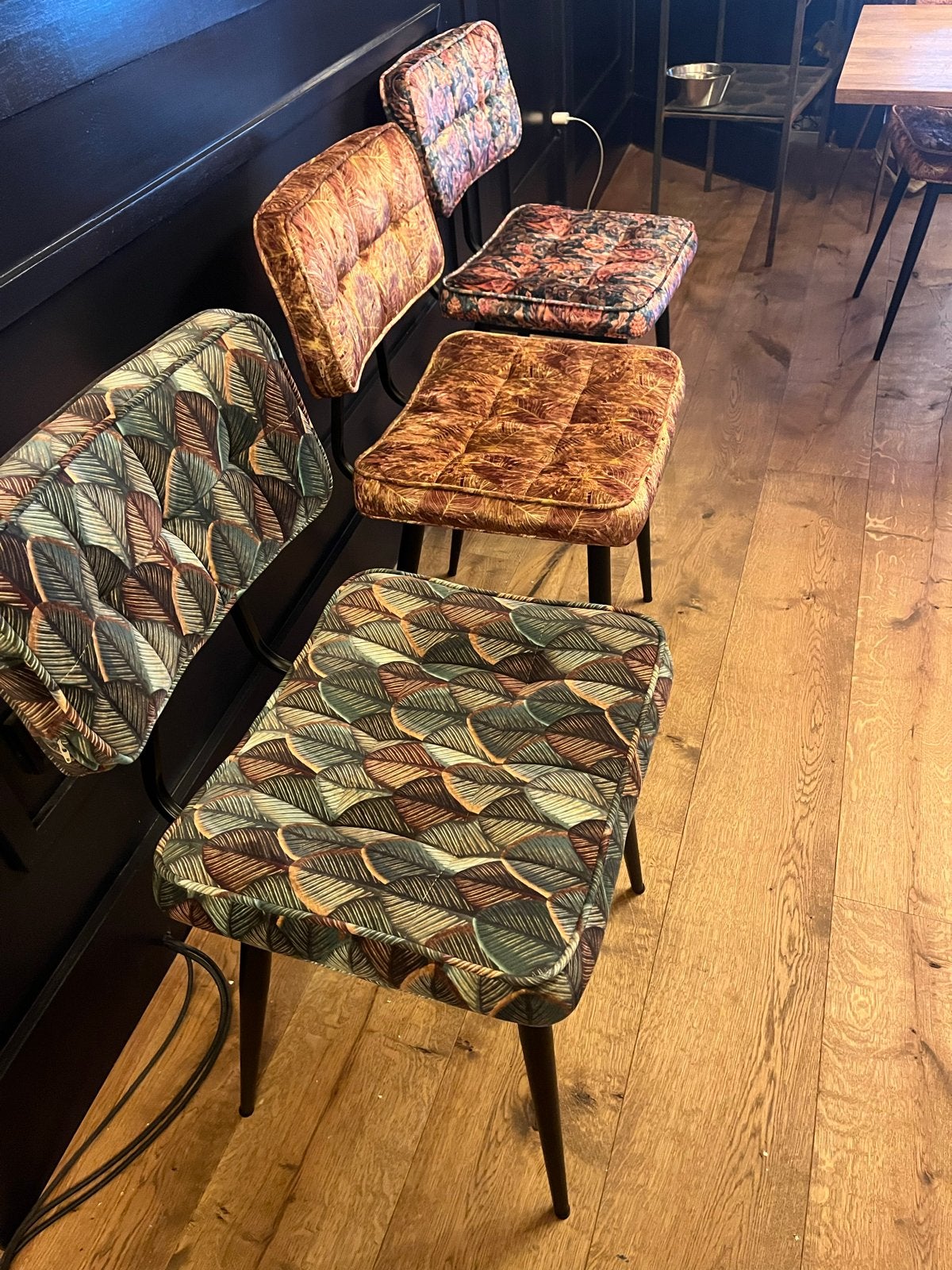 Horeca stoelen Kaja - Groen, Goud, Roze groen, Huis en Inrichting, Stoelen, Ophalen, Overige kleuren, Zo goed als nieuw, Stof