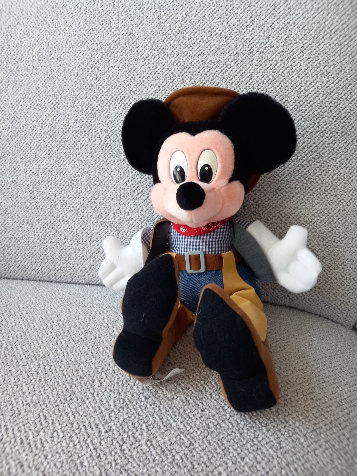 Mickey mouse knuffel, cowboy, disneyland parijs, Ophalen of Verzenden, Mickey Mouse, Zo goed als nieuw, Knuffel