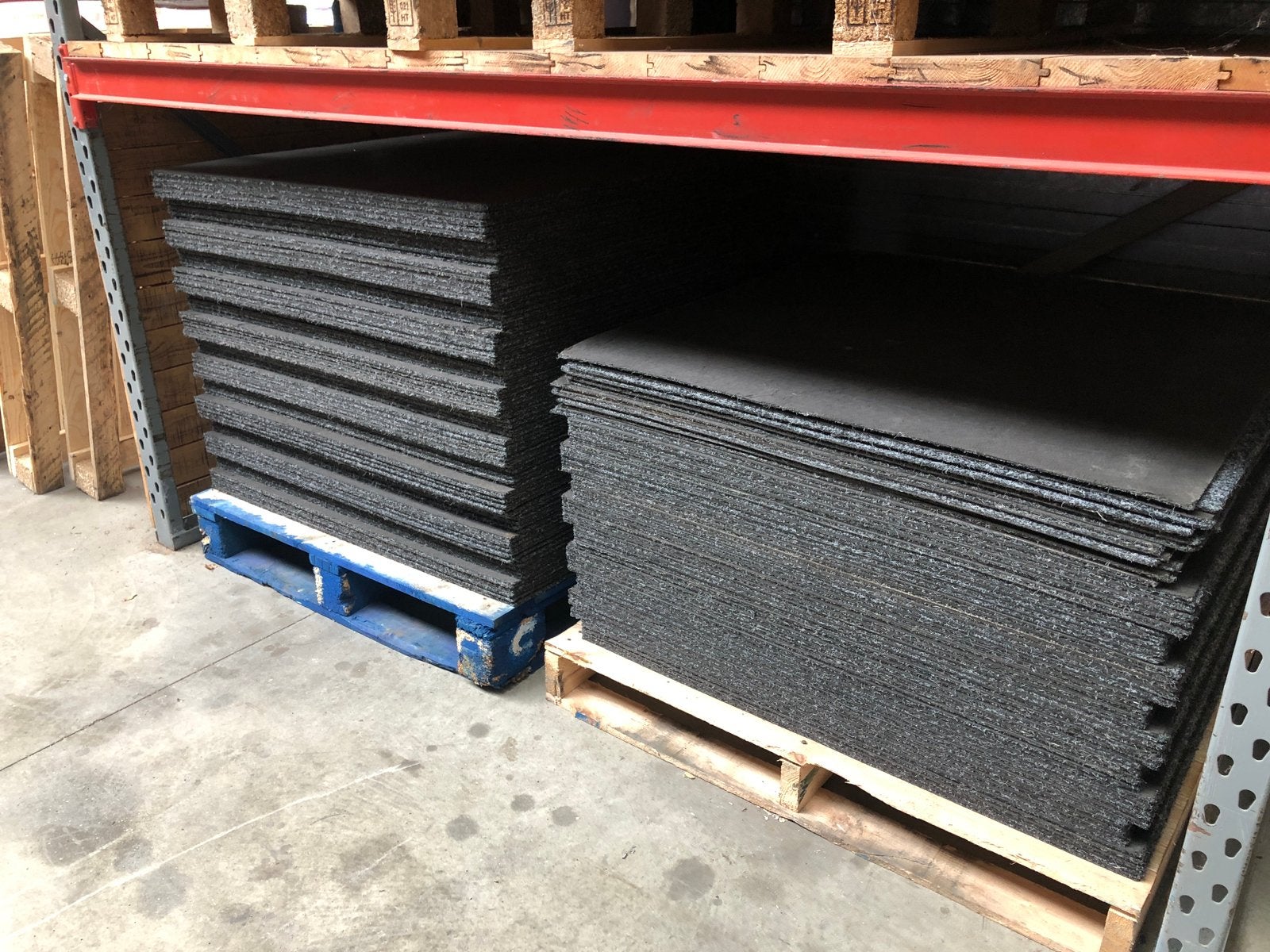 5000 m2 tapijttegels / vloer formaat 100x100, Ophalen, Zo goed als nieuw, Crème, Laminaat