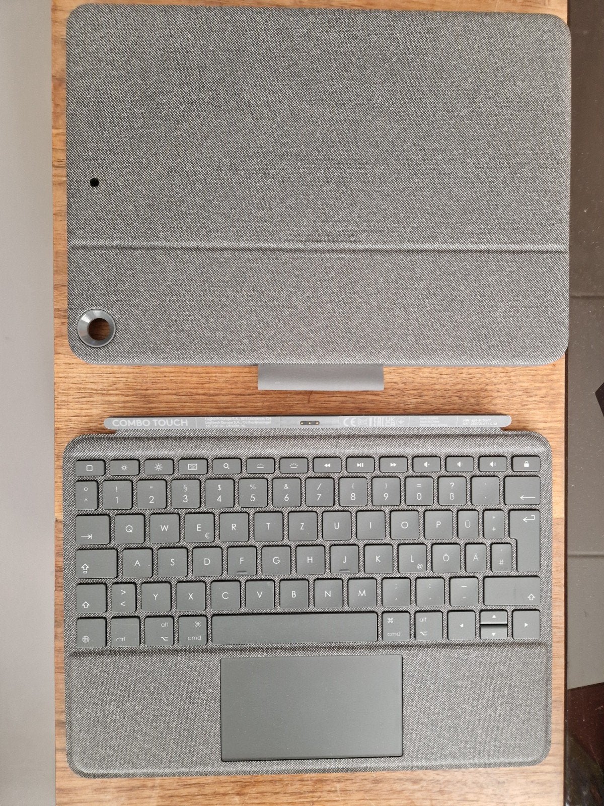Logitech toetsenbordhoes voor iPad (7e/8e/9e gen, Computers en Software, Ophalen of Verzenden, Zo goed als nieuw, Grijs