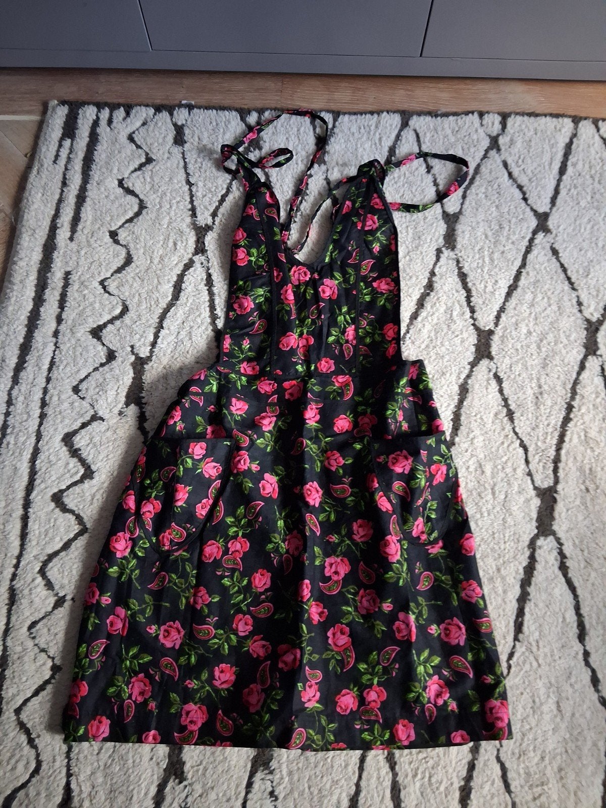 retro romantisch schort, Zwart, Maat 42/44 (L), Ophalen of Verzenden, Zo goed als nieuw