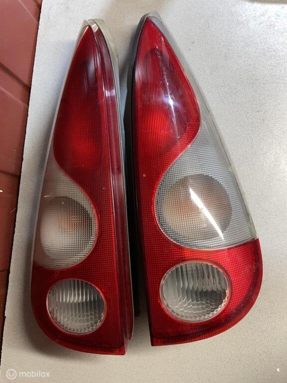 Achterlicht set links rechts Toyota Yaris Verso ('99-'06), Auto-onderdelen, Gebruikt, Toyota, Ophalen of Verzenden