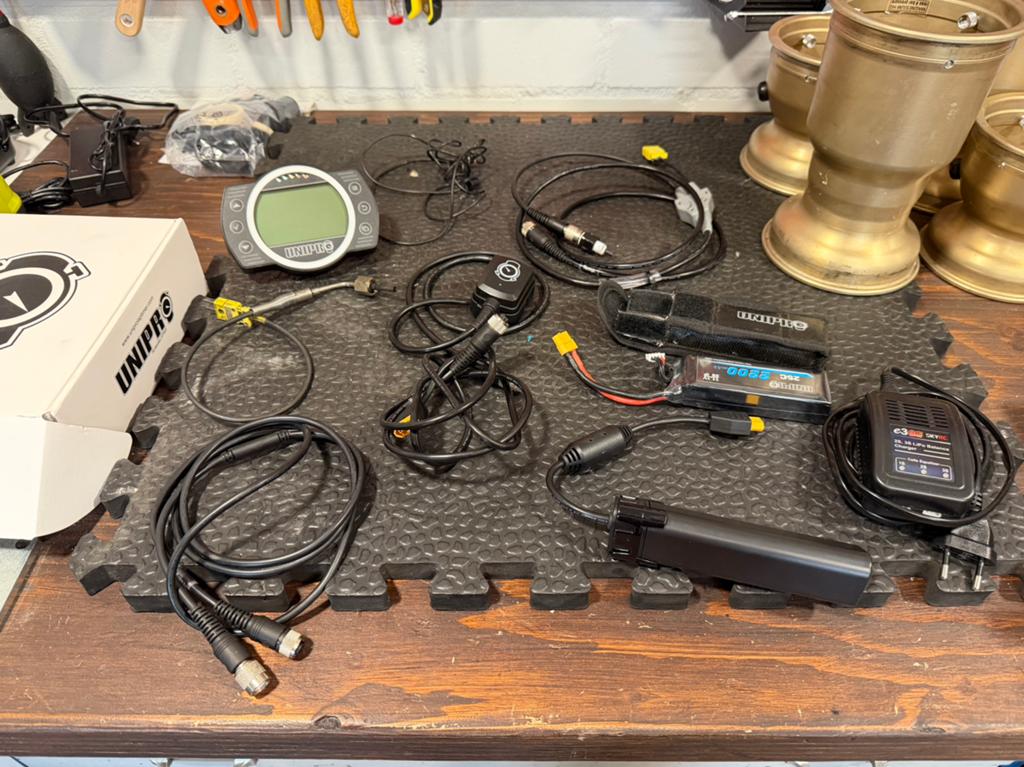 Unipro 7006 kit 3 laptimer, Ophalen of Verzenden, Zo goed als nieuw, Kart