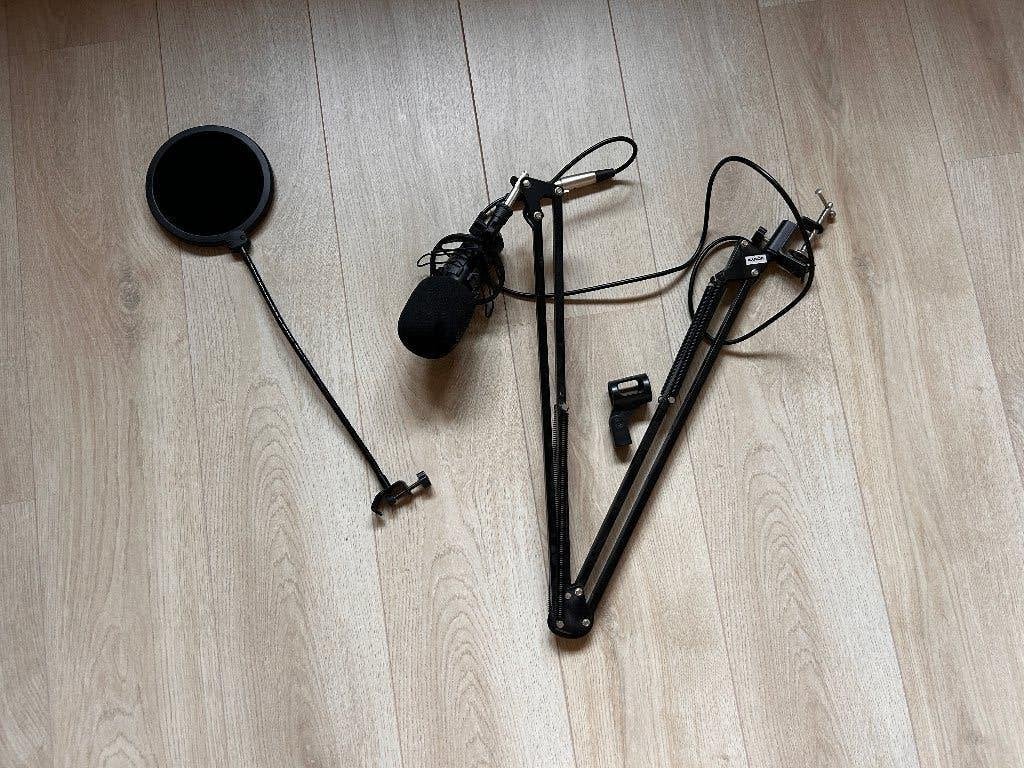 Studio microfoon met verstelbare arm, Ophalen of Verzenden, Gebruikt, Studiomicrofoon
