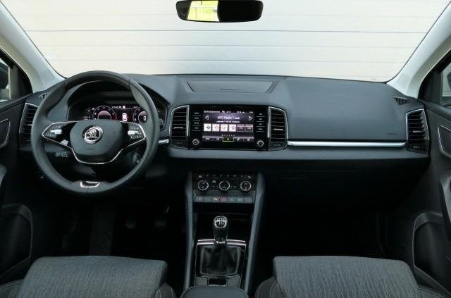 Skoda Karoq 1.0 TSI Business Edition Plus|Trekhaak|PDC|Camer, Voorwielaandrijving, Dealer onderhouden, Stof, Gebruikt